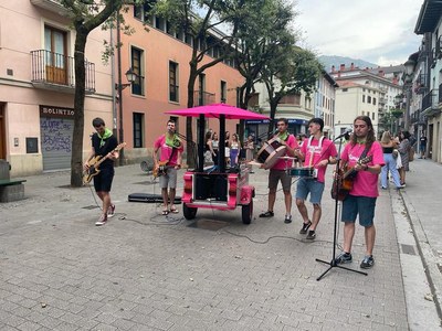 COMIDA SOLIDARIA Y MÚSICA