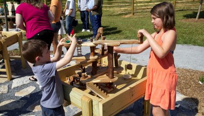 JUEGOS CON MADERA